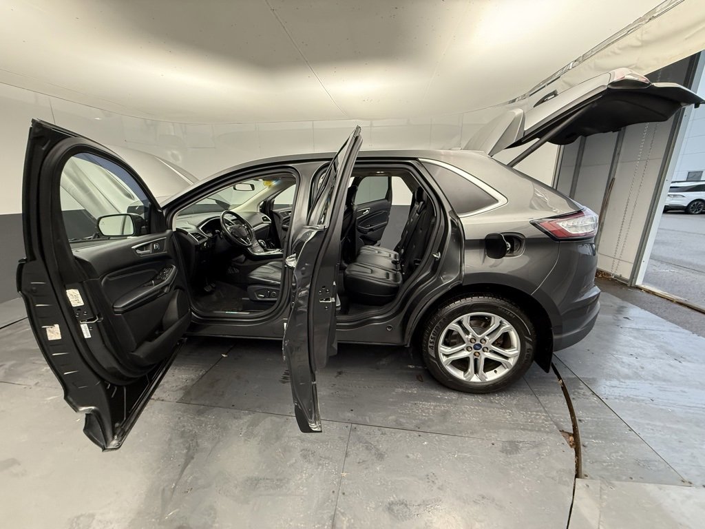 Used 2017 Ford Edge Titanium w/ Equipment Group 301A image 18