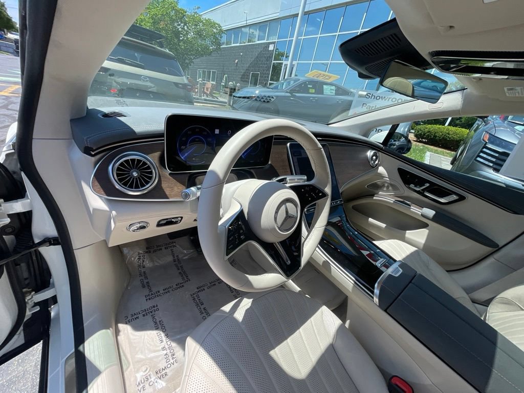 Used 2022 Mercedes-Benz EQS 450+ Sedan image 11