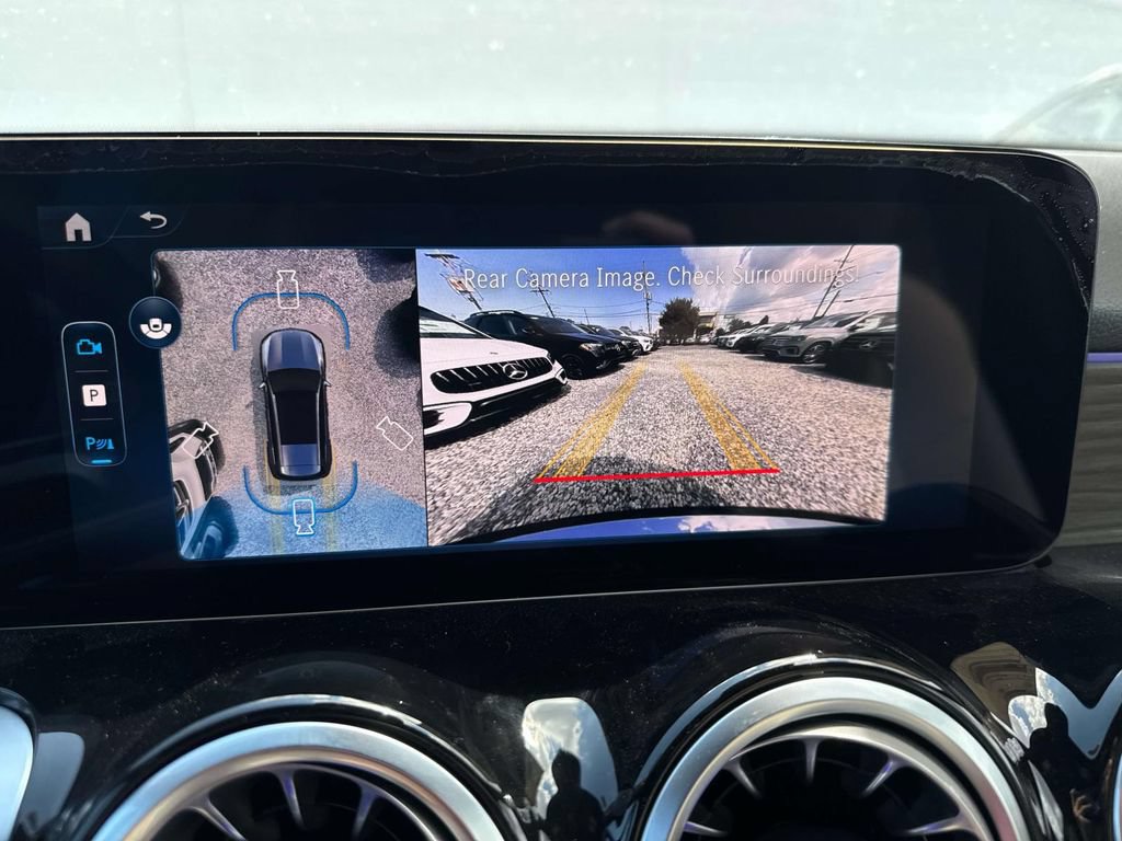 Used 2025 Mercedes-Benz GLB 250 image 12