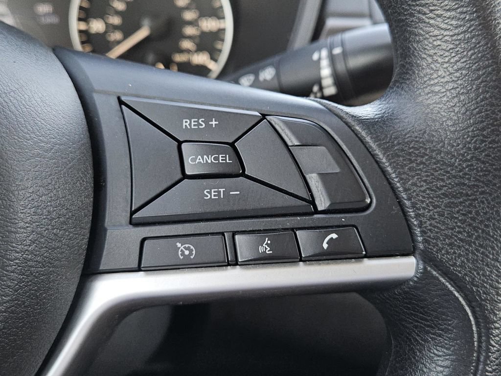 Used 2025 Nissan Altima 2.5 SV FWD image 18