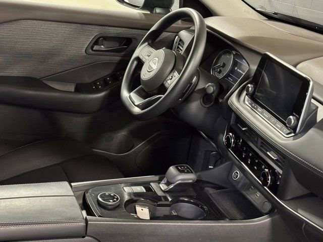 Used 2023 Nissan Rogue S AWD/4WD image 6