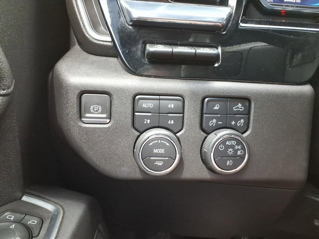 Used 2024 Chevrolet Silverado 3500 High Country w/ High Country Premium Package AWD/4WD image 23