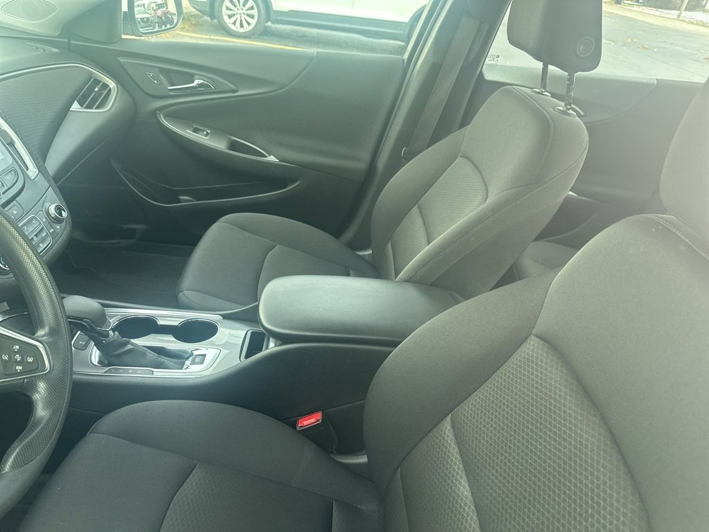 Used 2025 Chevrolet Malibu LT image 5