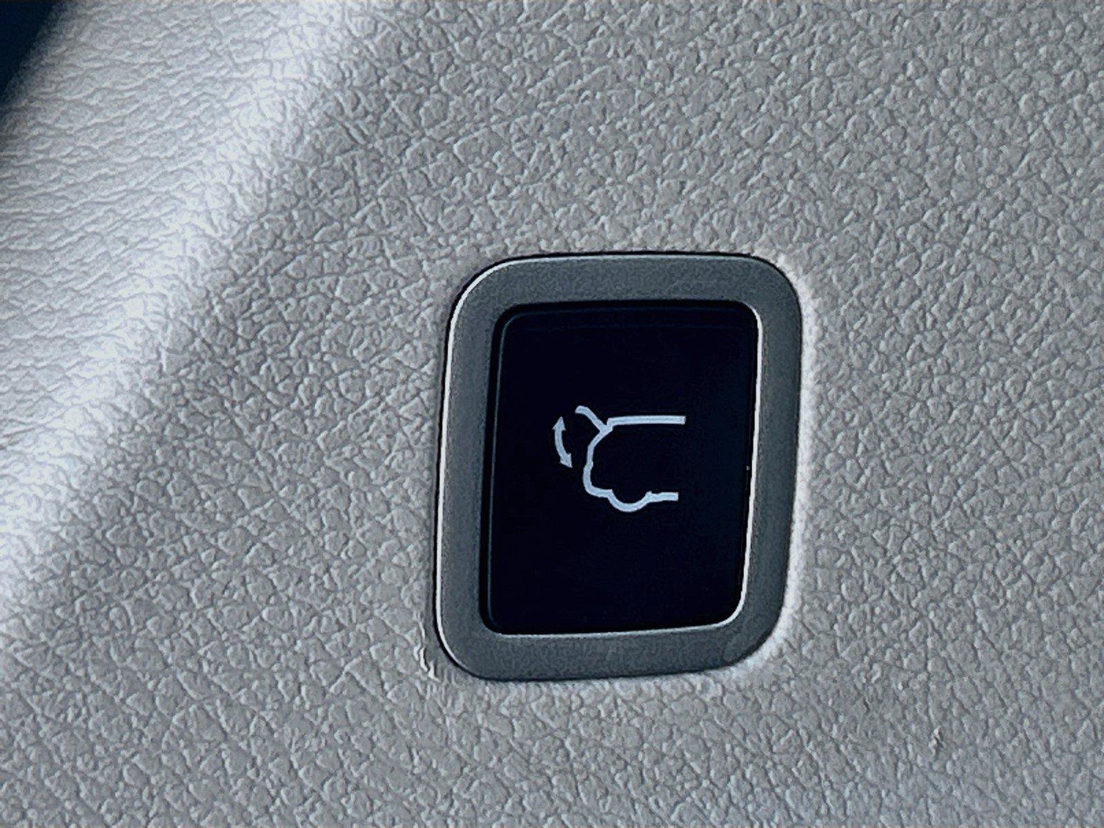 Used 2024 Chrysler Pacifica Touring-L FWD image 14