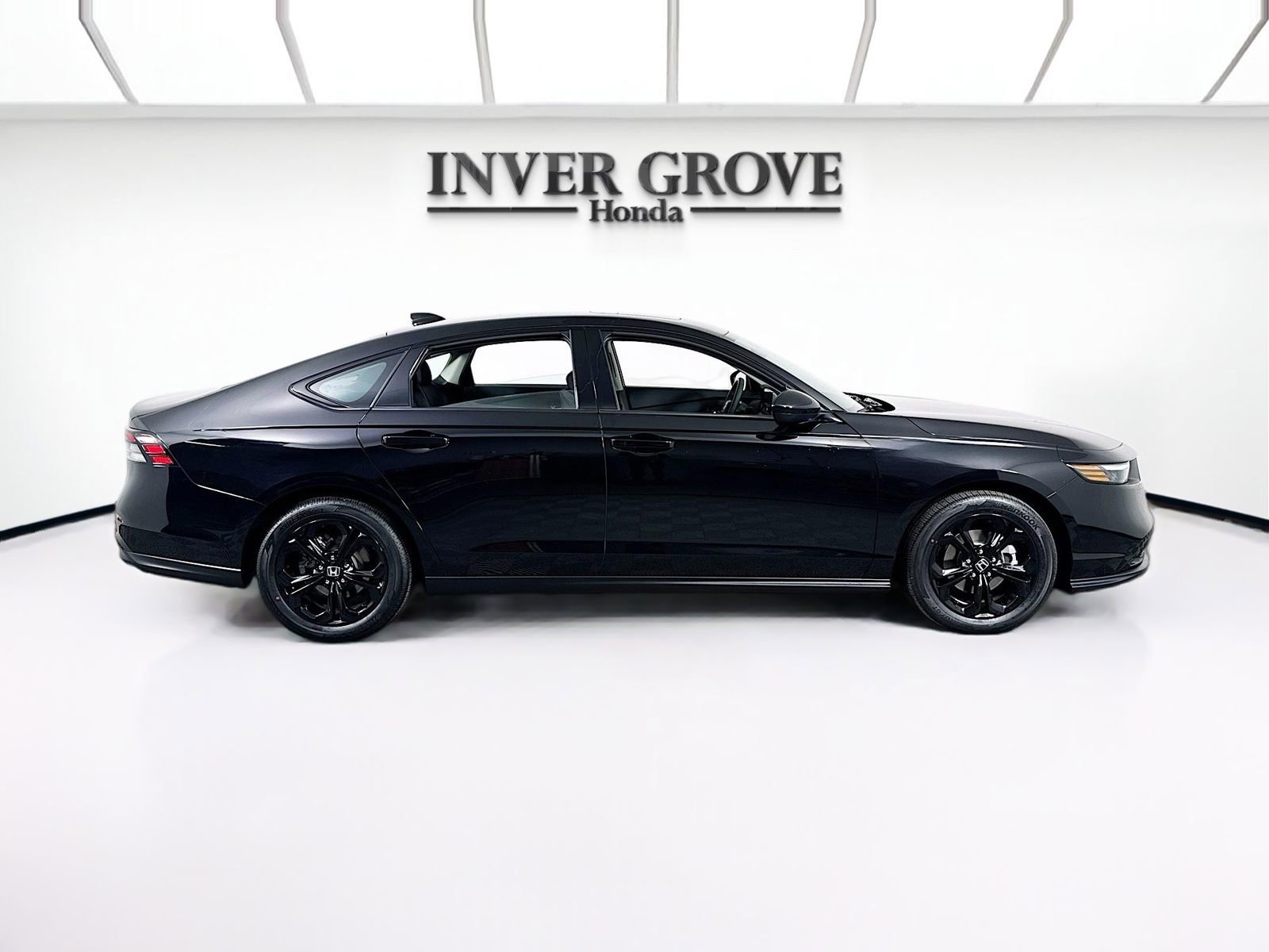 Certified 2025 Honda Accord SE image 4