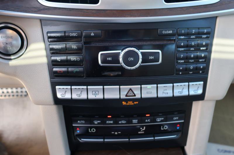 Used 2015 Mercedes-Benz E 400 4MATIC Sedan w/ Lighting Package image 27