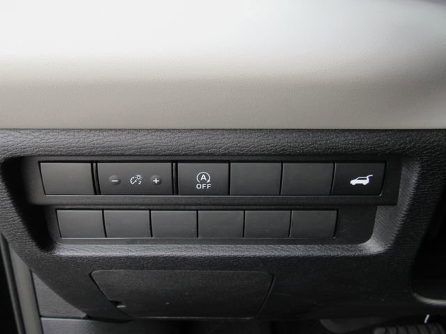 New 2026 Mitsubishi Outlander SE image 32