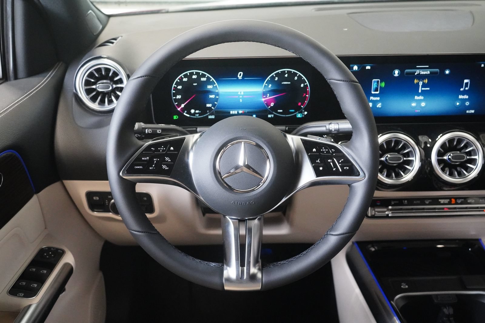 New 2026 Mercedes-Benz GLA 250 4MATIC image 18