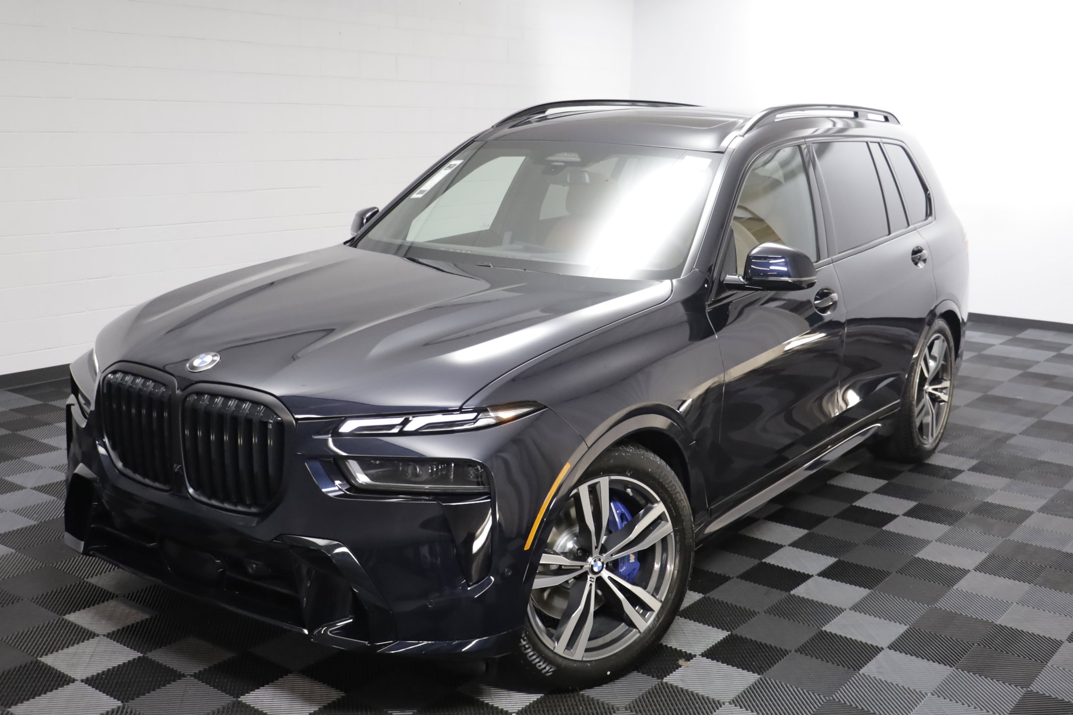 New 2027 BMW X7 xDrive40i w/ M Sport Package AWD/4WD image 2