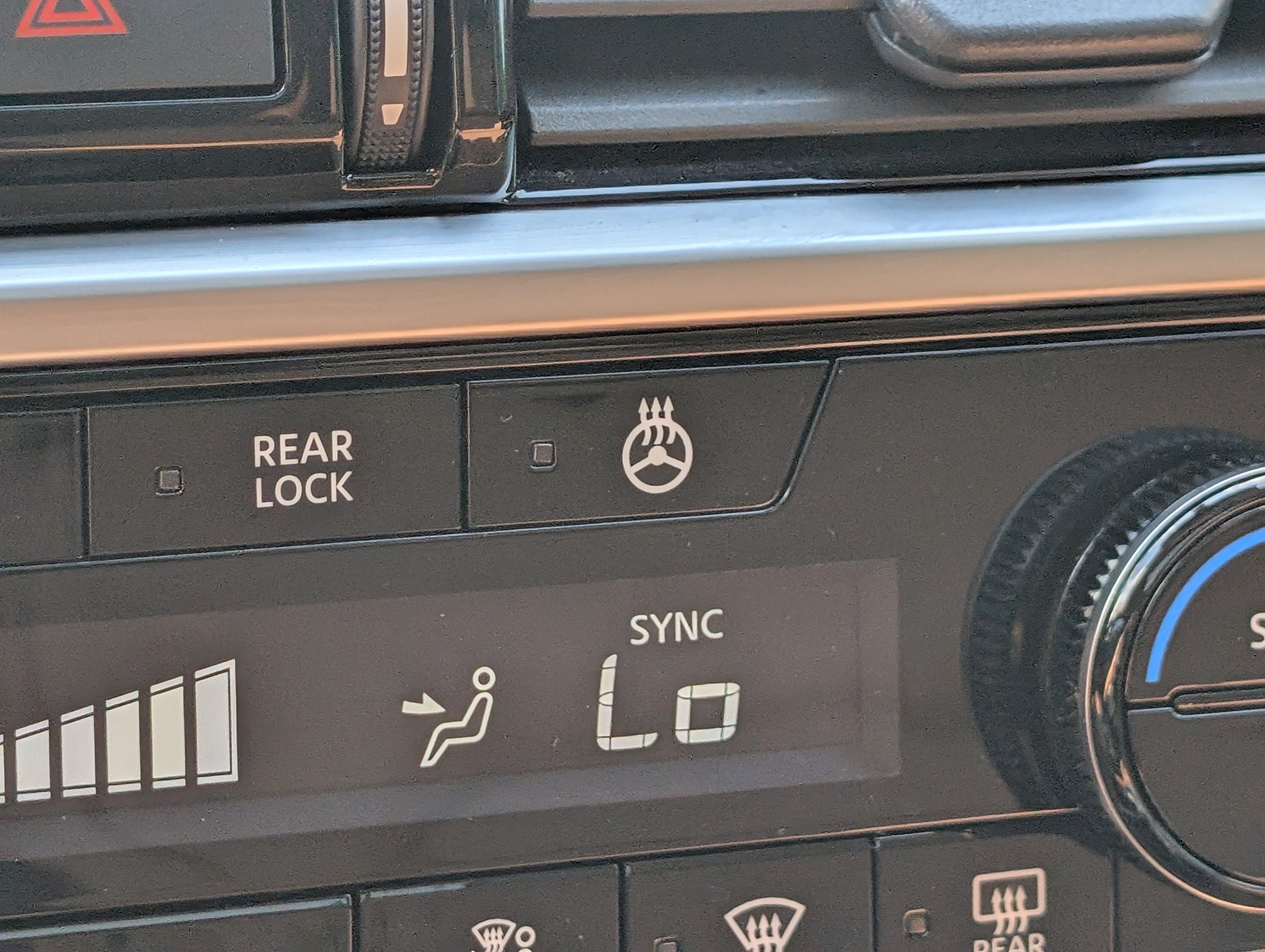 Used 2025 Nissan Pathfinder Platinum w/ Cargo Package FWD image 34