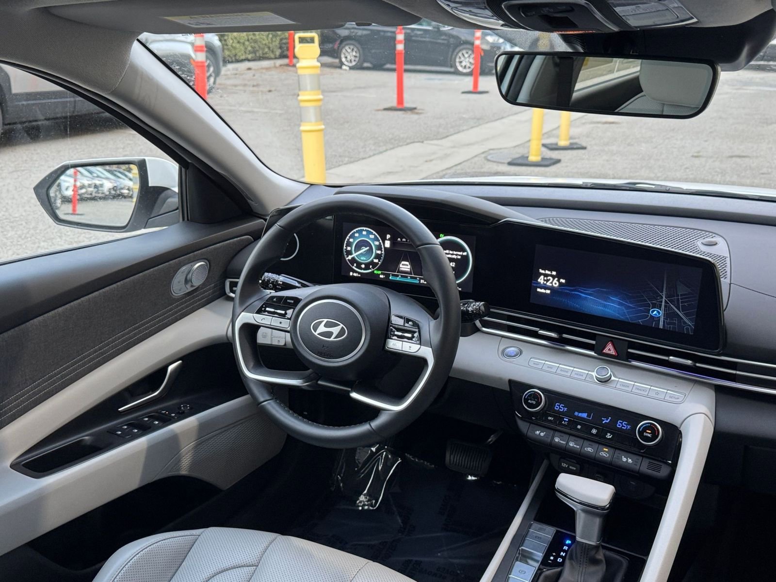 Used 2025 Hyundai Elantra Limited image 36