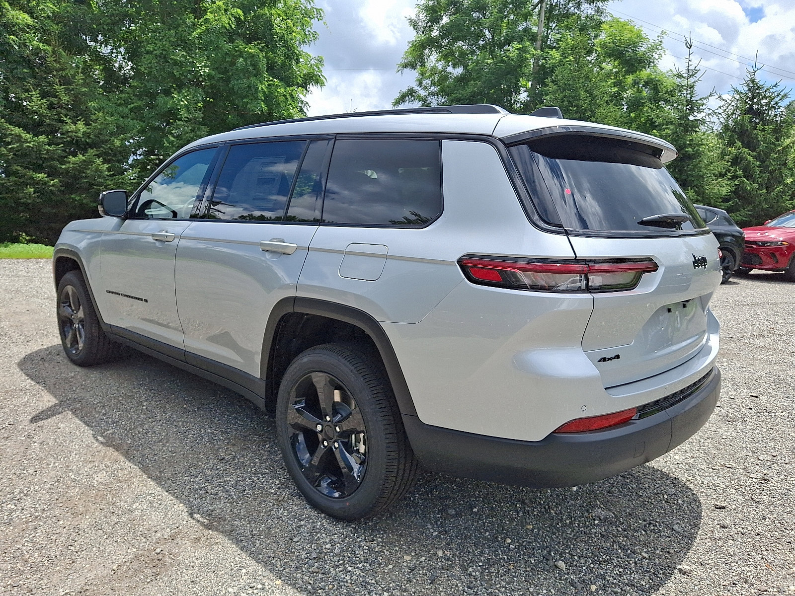 New 2025 Jeep Grand Cherokee L Altitude image 3