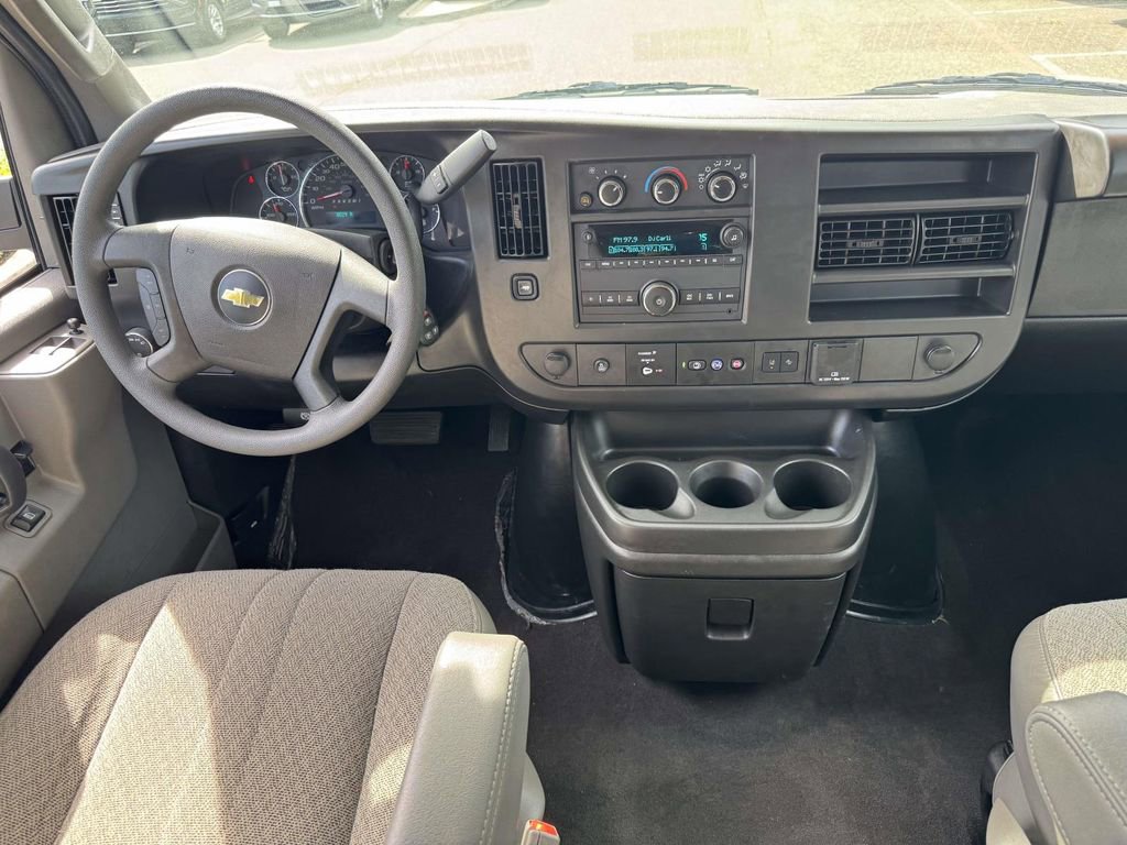 Used 2025 Chevrolet Express 3500 LT w/ LT Preferred Equipment Group RWD image 17