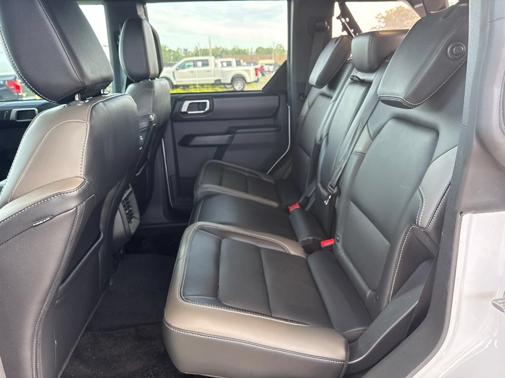 Used 2025 Ford Bronco Outer Banks w/ Sasquatch Package AWD/4WD image 11