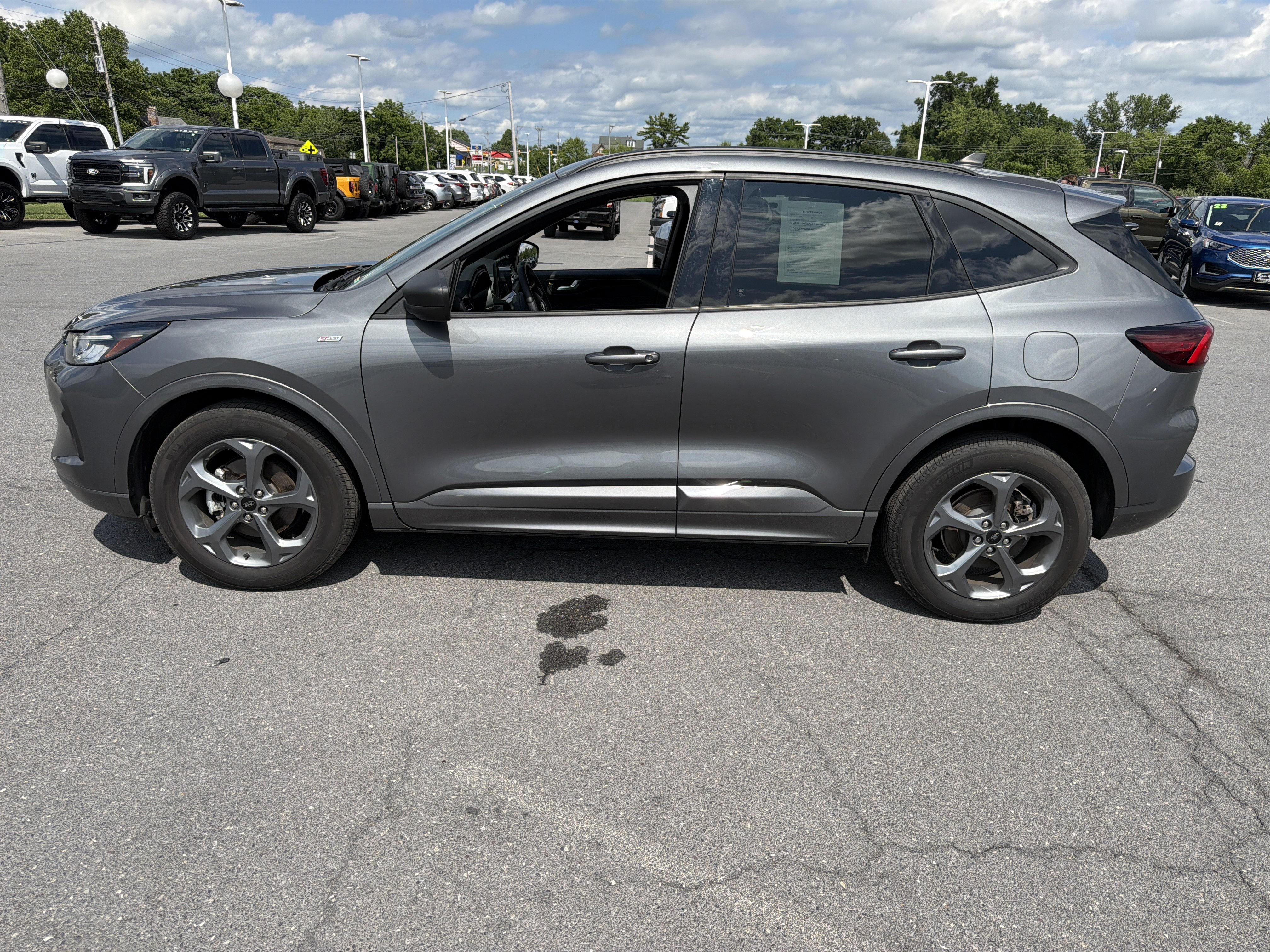 Used 2023 Ford Escape ST-Line w/ Tech Pack #1 AWD/4WD image 7
