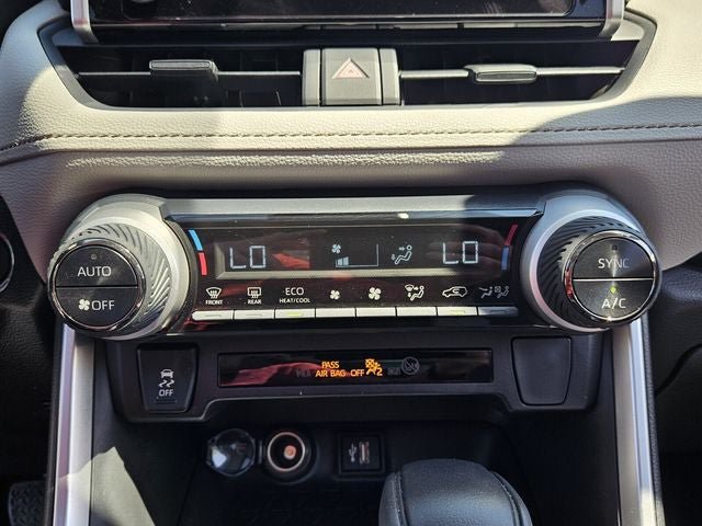 Used 2025 Toyota RAV4 XLE AWD/4WD image 23