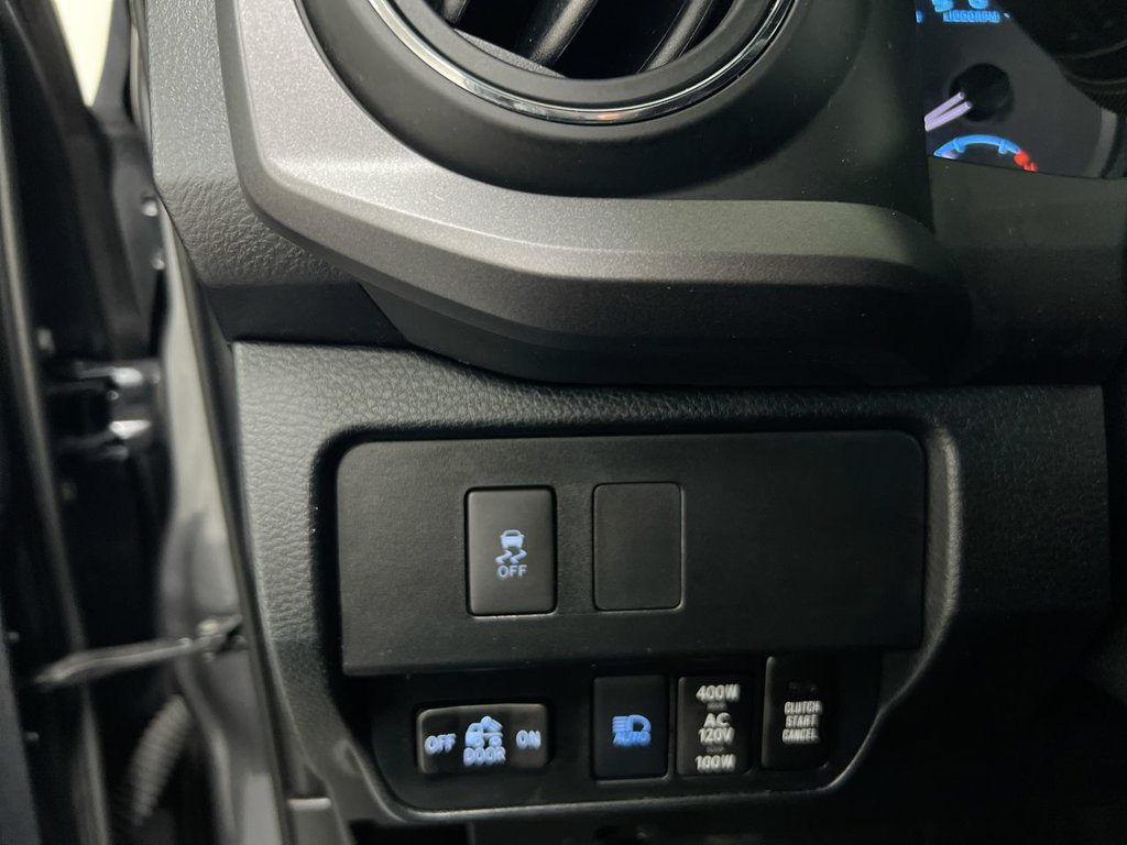 Used 2021 Toyota Tacoma TRD Off-Road AWD/4WD image 16