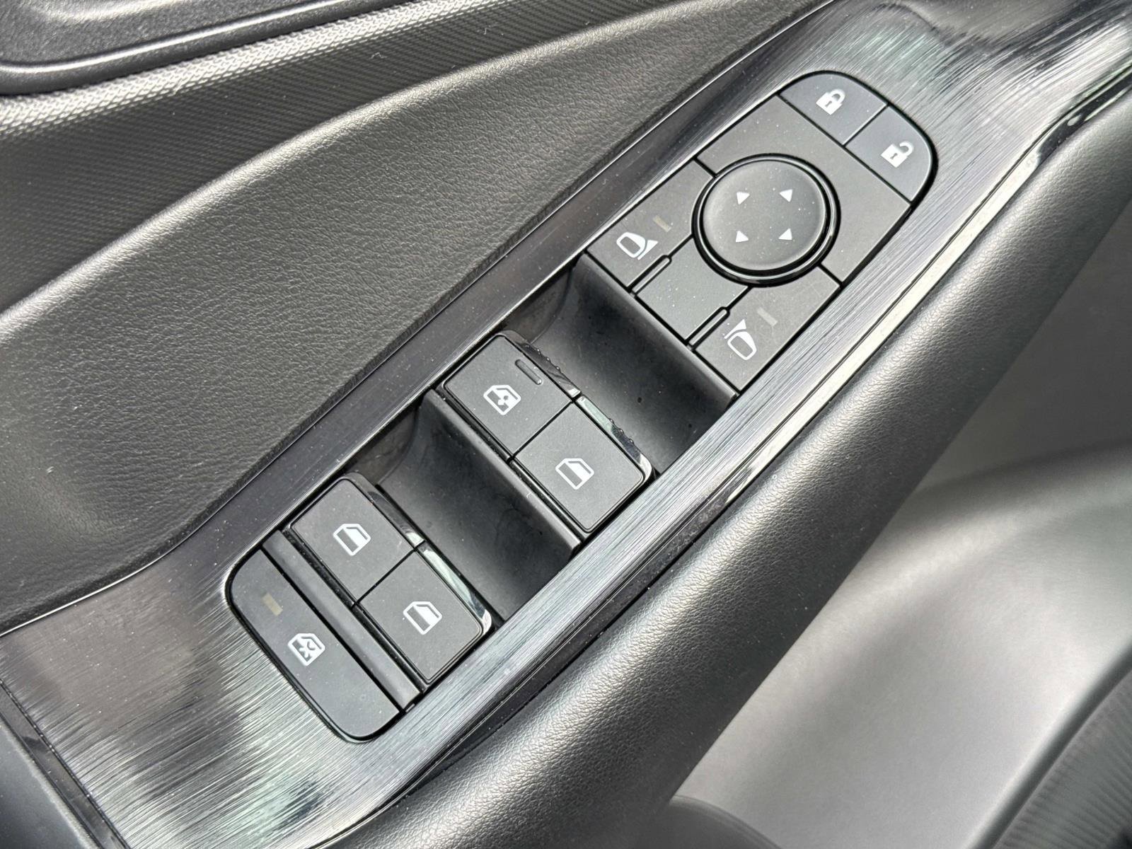 Certified 2025 Nissan Rogue S image 21