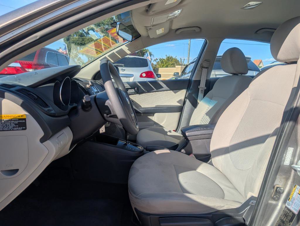Used 2010 Kia Forte EX image 9