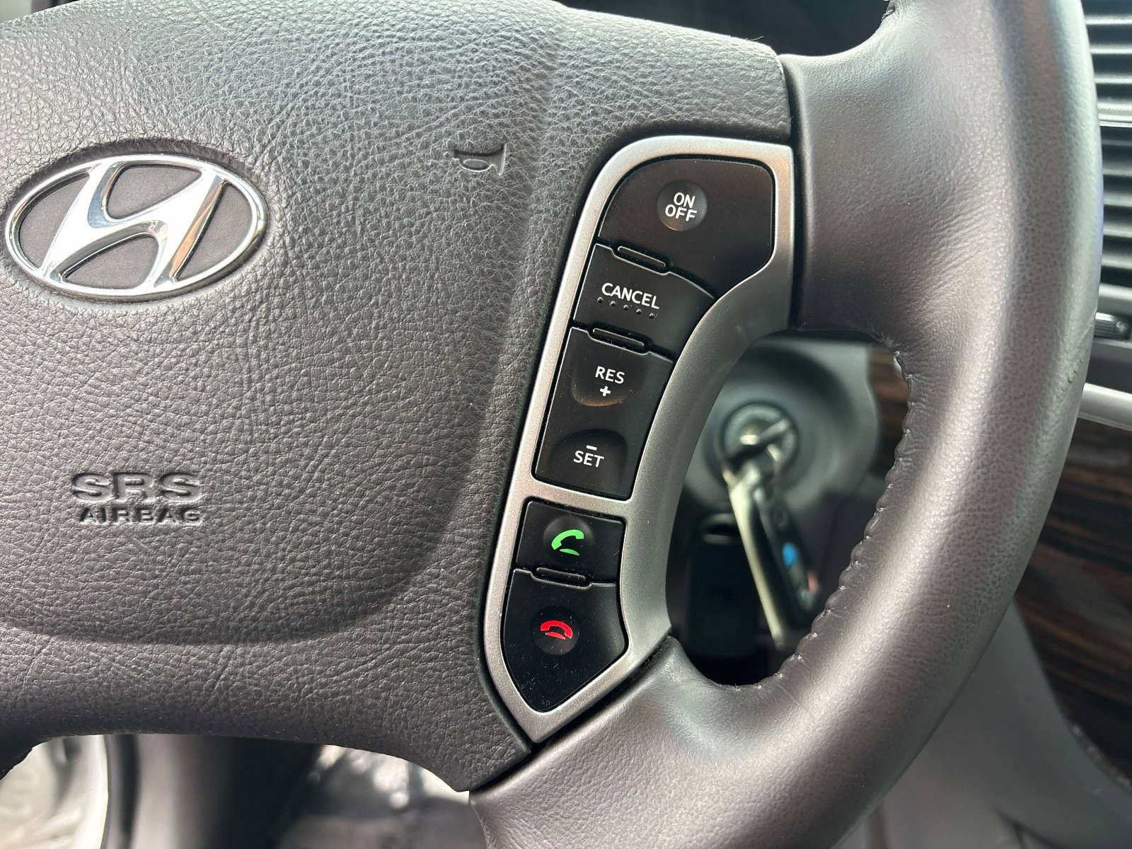 Used 2011 Hyundai Santa Fe SE image 21