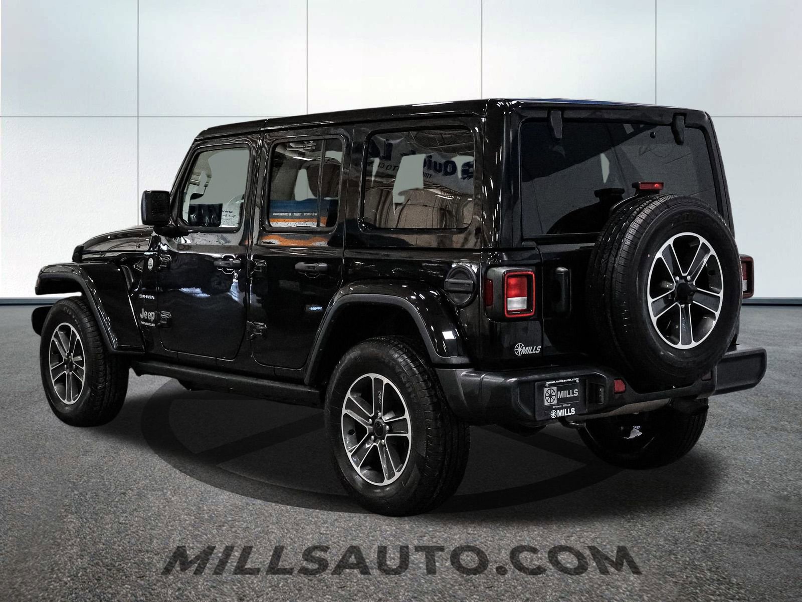 Used 2023 Jeep Wrangler Sahara image 5