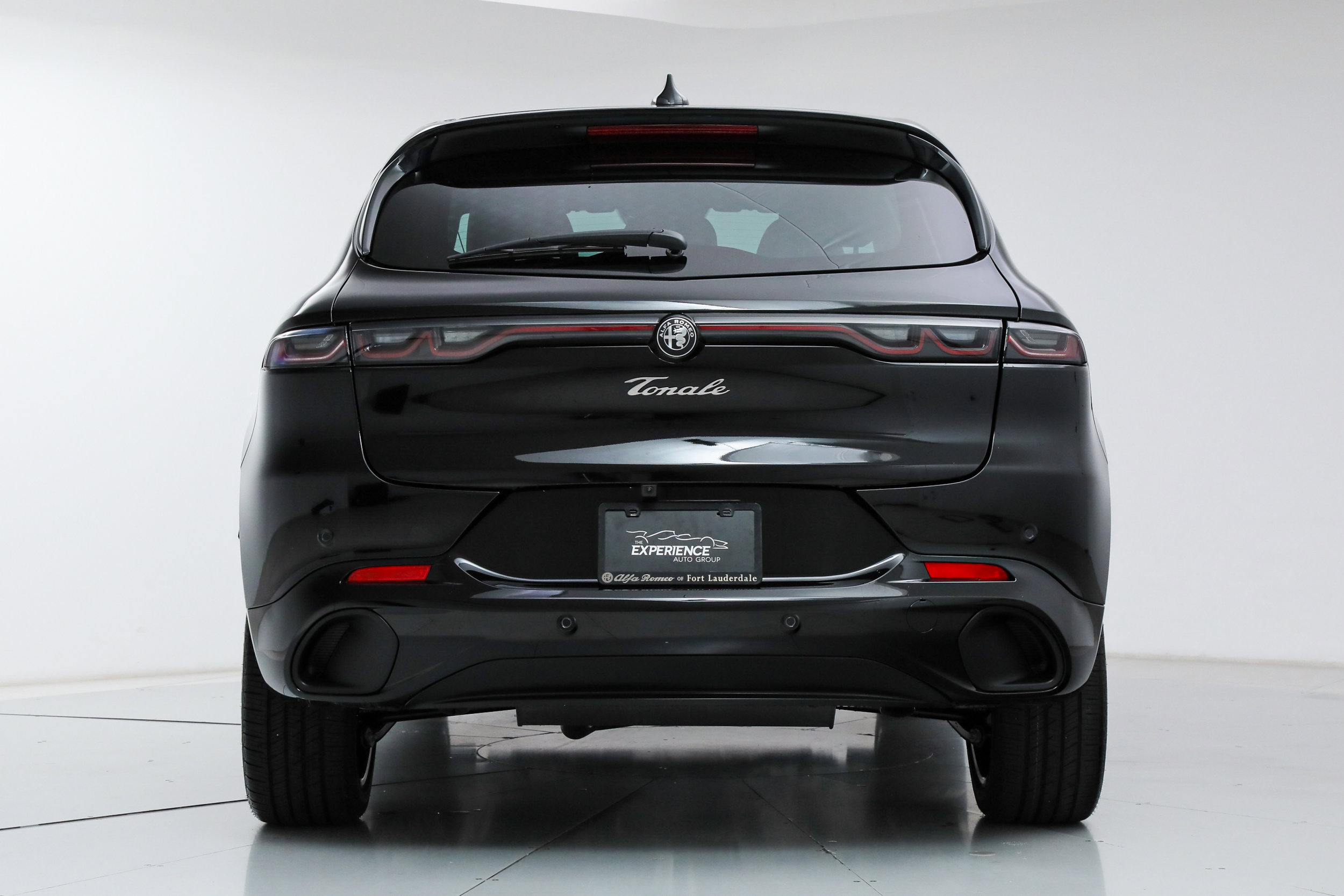 New 2026 Alfa Romeo Tonale Sprint w/ Red Premium Package image 4