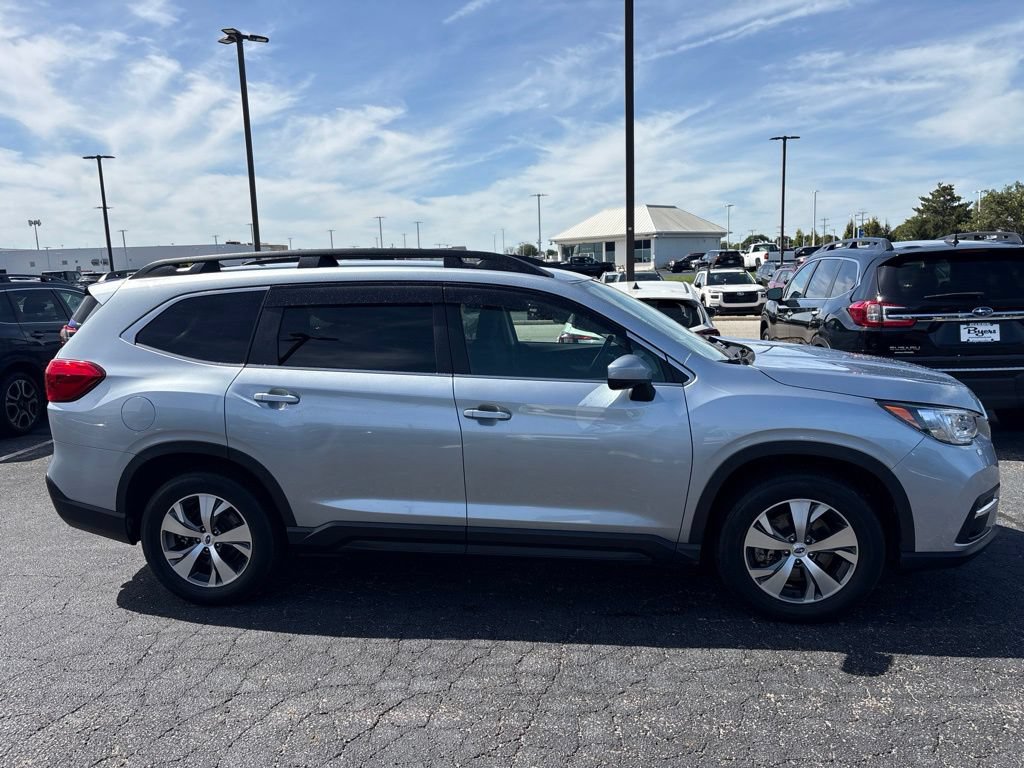 Used 2022 Subaru Ascent Premium w/ Convenience Package AWD/4WD image 2