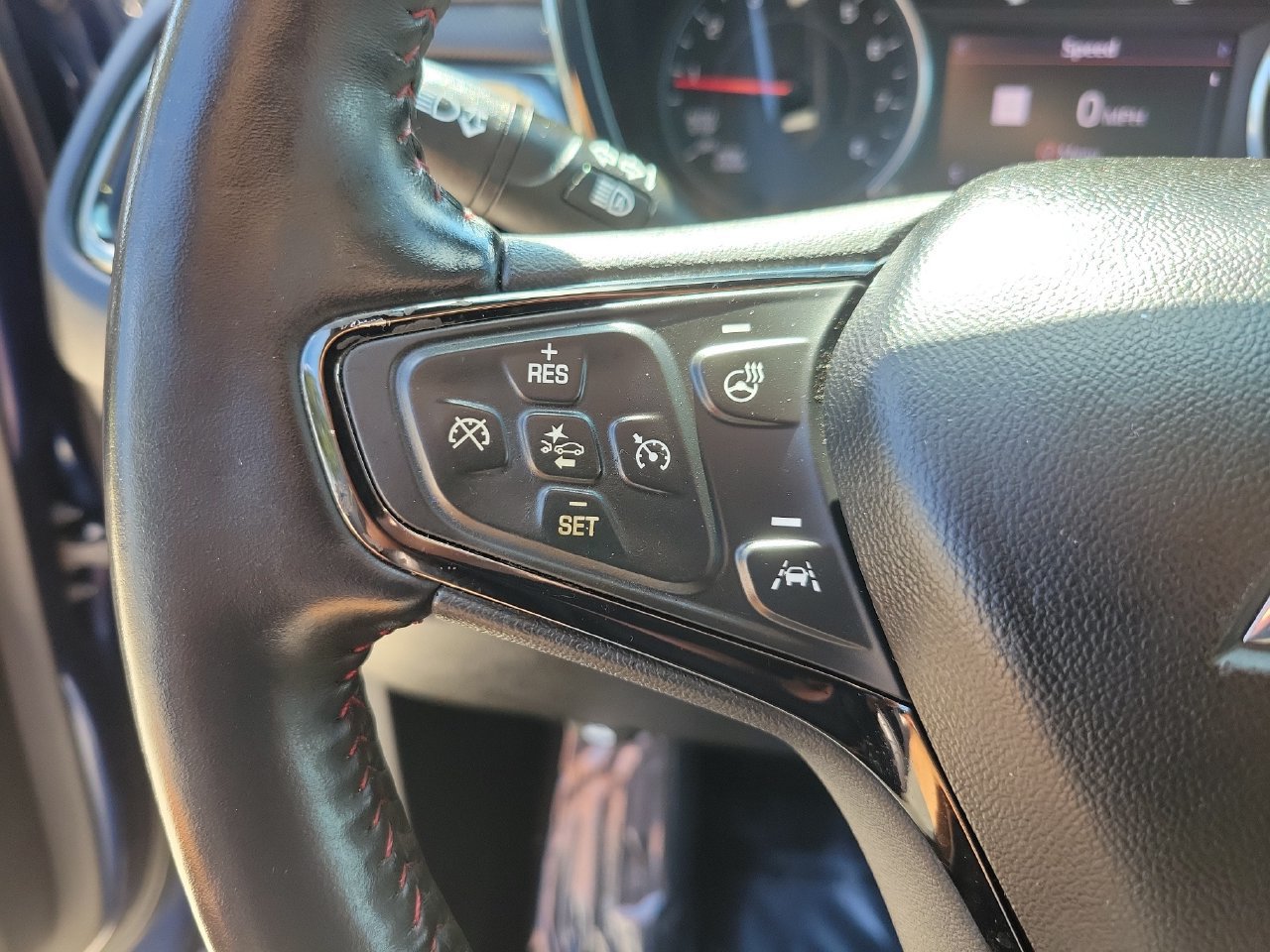 Certified 2022 Chevrolet Equinox RS w/ Infotainment Package FWD image 20