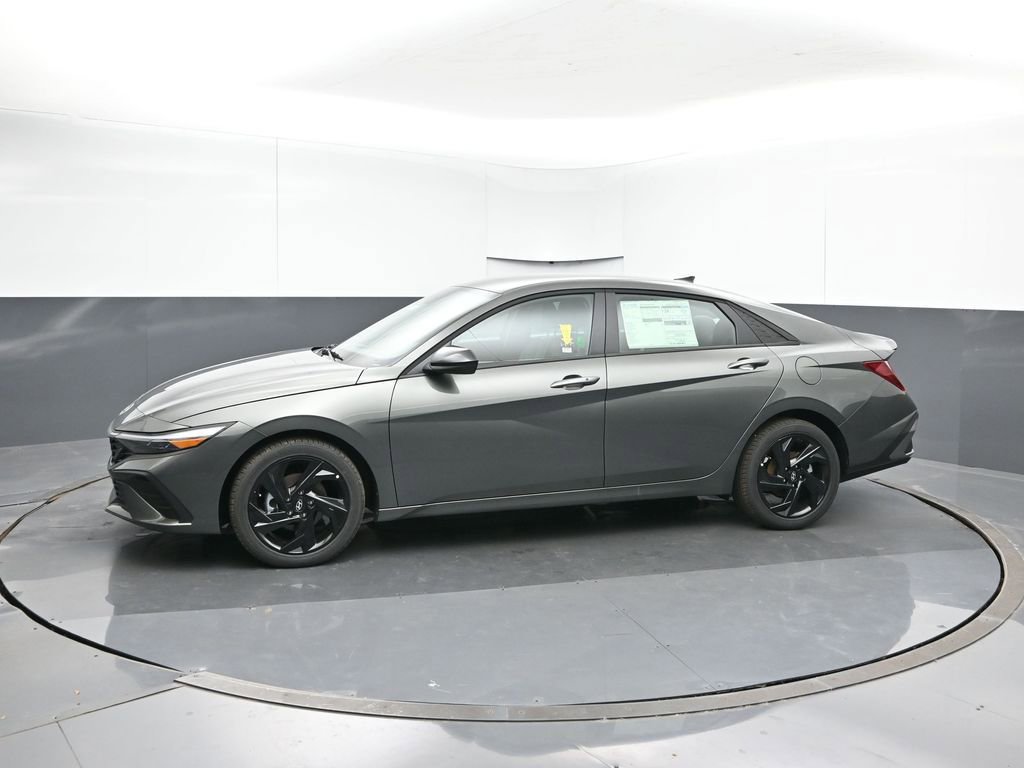 New 2026 Hyundai Elantra Sport image 2