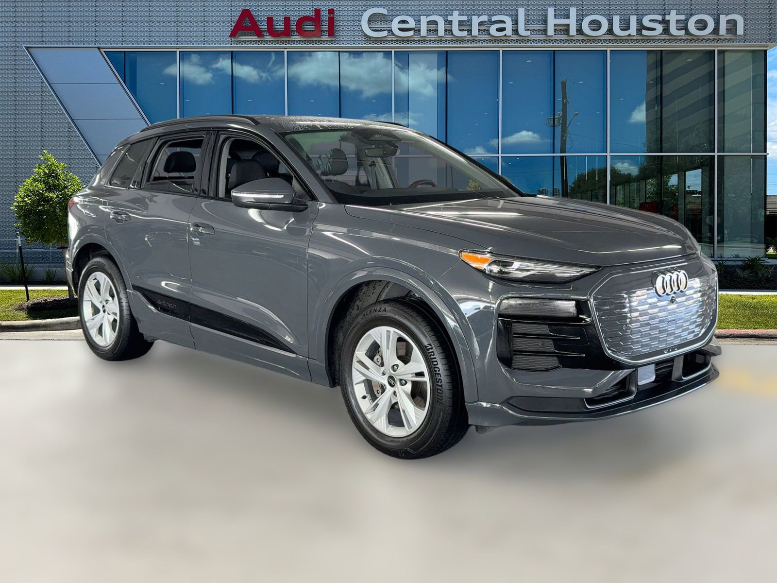 Used 2025 Audi Q6 e-tron Premium w/ Convenience Package image 7