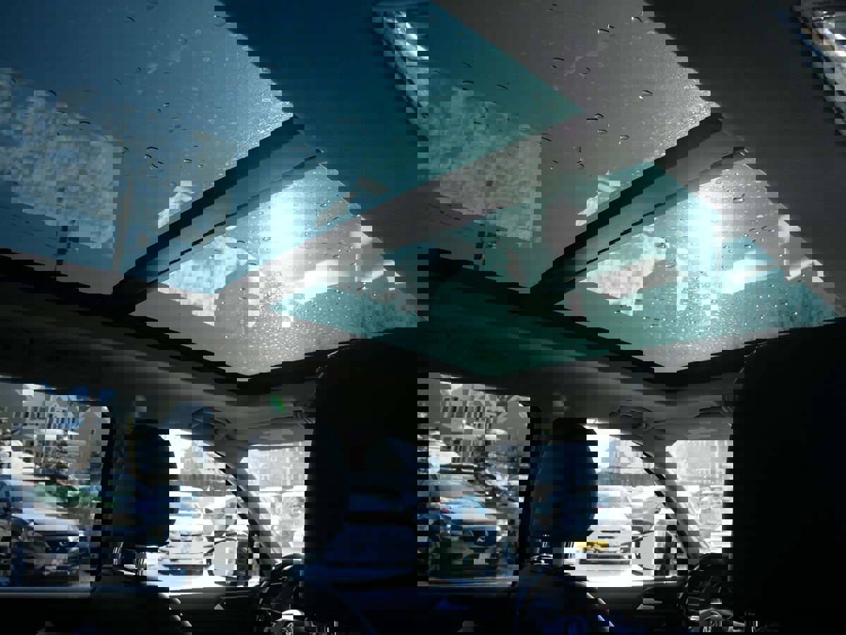 Used 2018 Volkswagen Tiguan SEL image 28