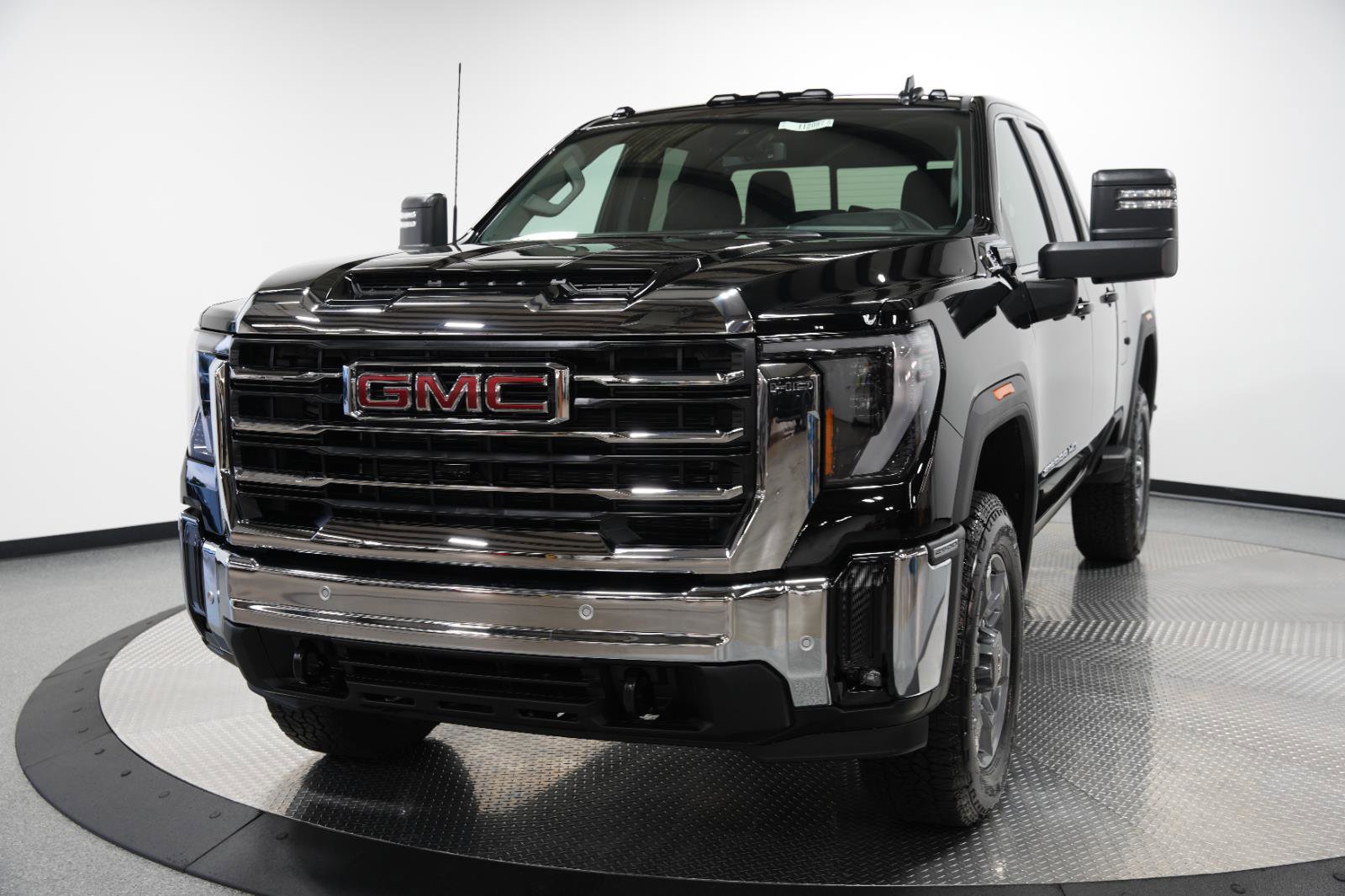 New 2025 GMC Sierra 2500 SLE w/ SLE Value Package; image 3
