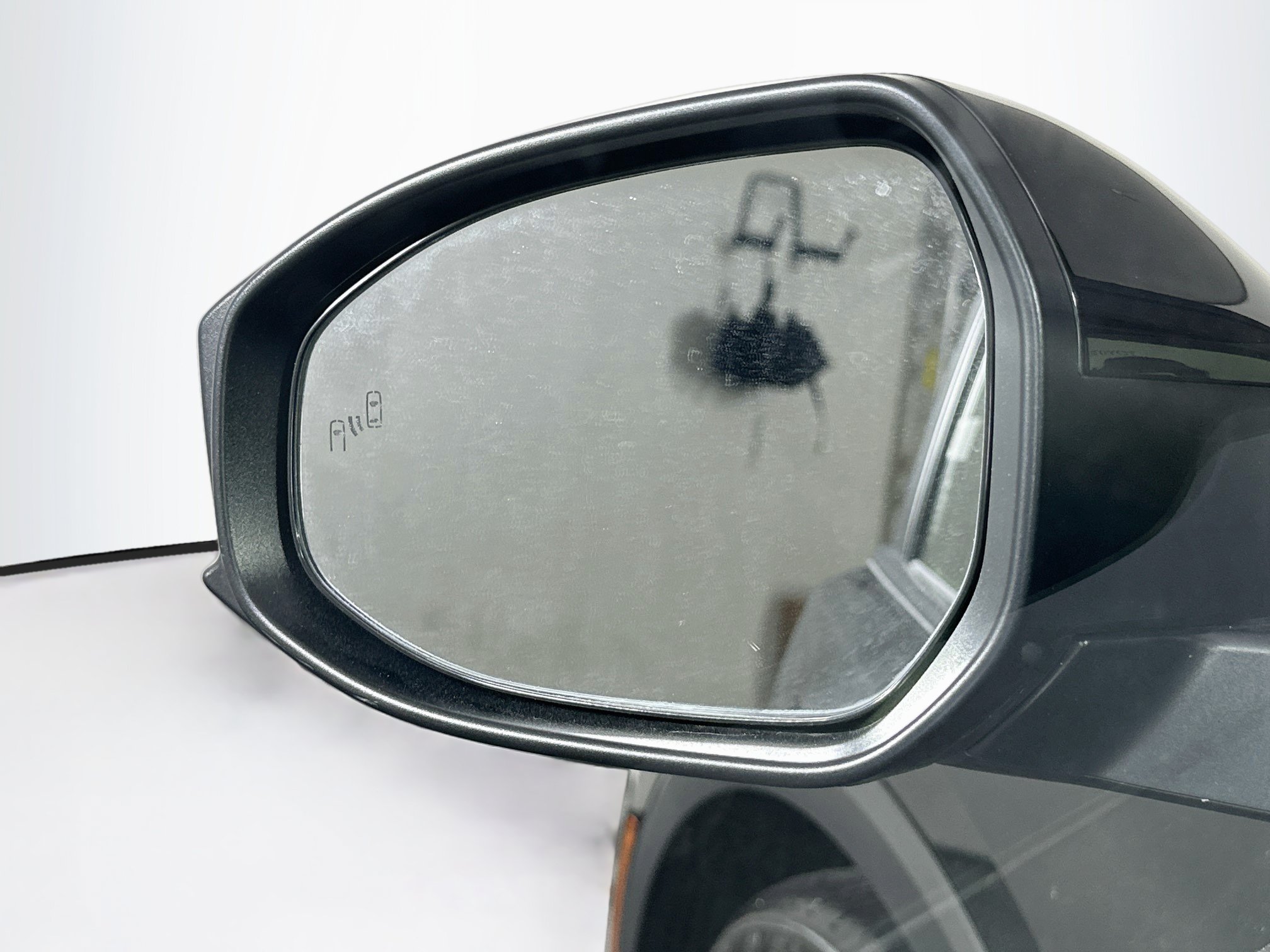 Used 2025 Toyota Prius LE FWD image 16