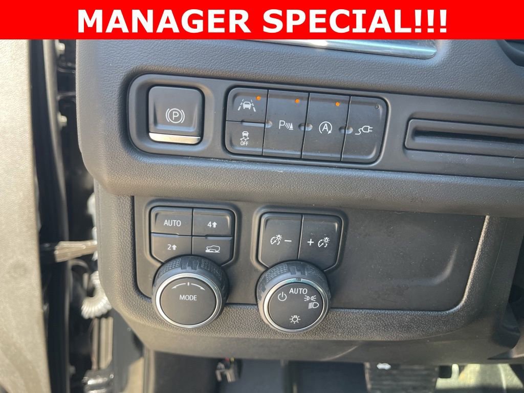 Used 2022 Chevrolet Suburban RST AWD/4WD image 22