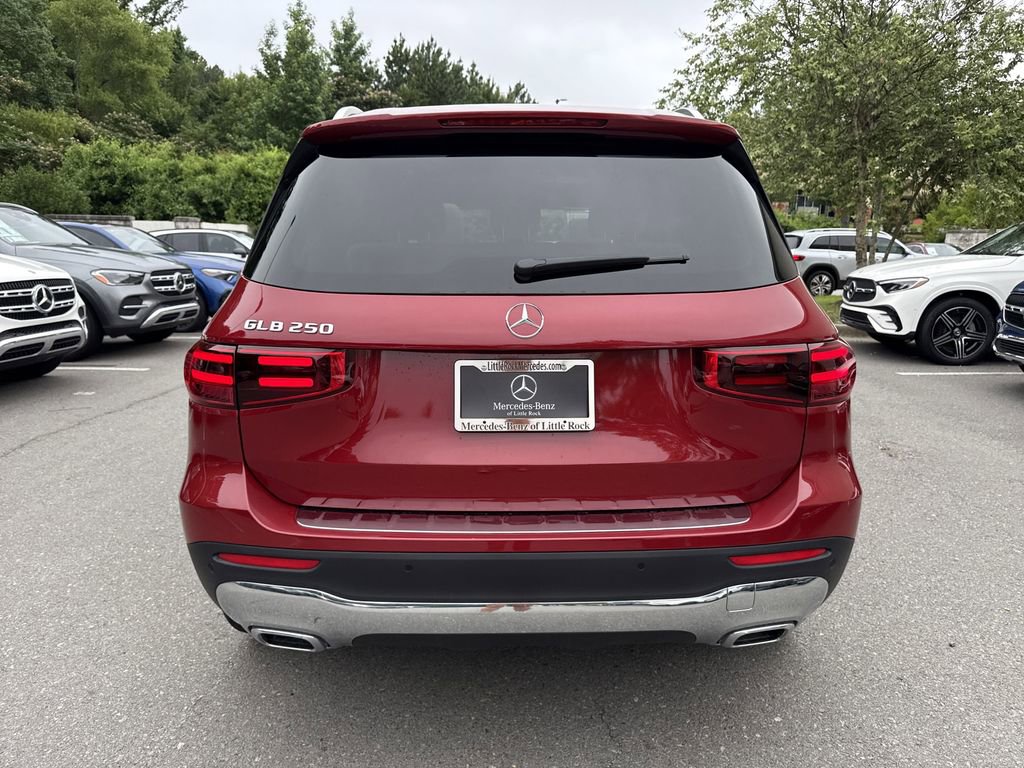 New 2025 Mercedes-Benz GLB 250 image 4