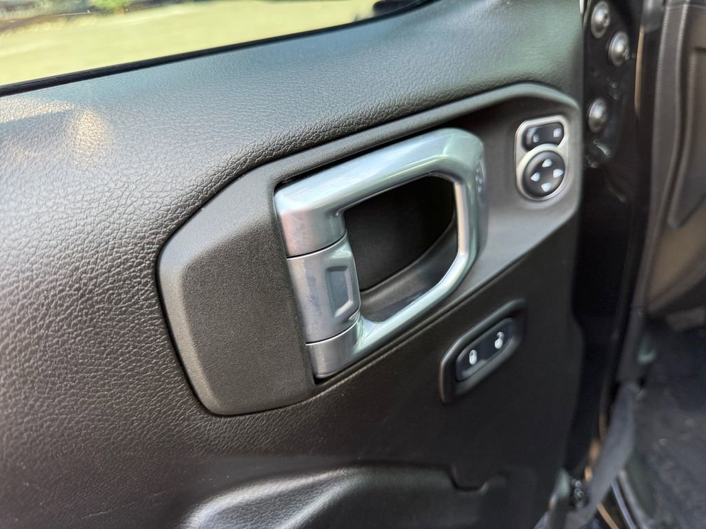 Used 2021 Jeep Wrangler Rubicon image 13