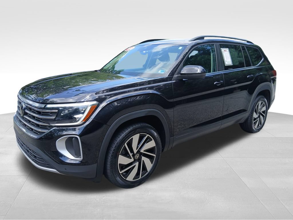 Used 2024 Volkswagen Atlas SE w/ Panoramic Sunroof Package AWD/4WD image 3