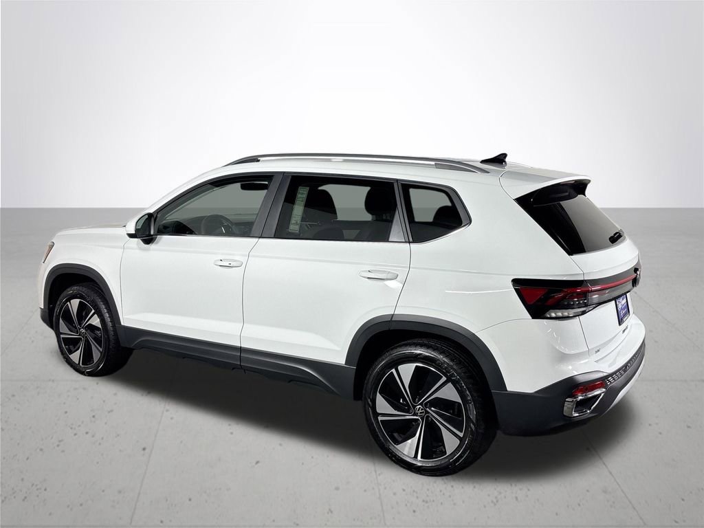 New 2025 Volkswagen Taos SE image 8