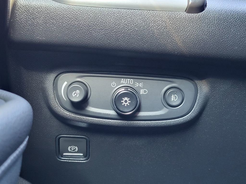 Used 2024 GMC Terrain SLT image 13