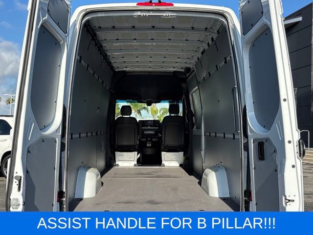 Used 2025 Mercedes-Benz Sprinter 2500 image 20