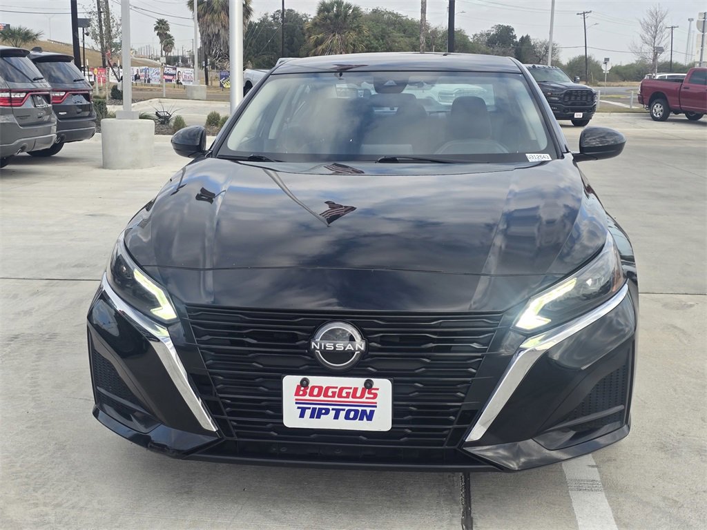 Used 2023 Nissan Altima 2.5 SV image 9