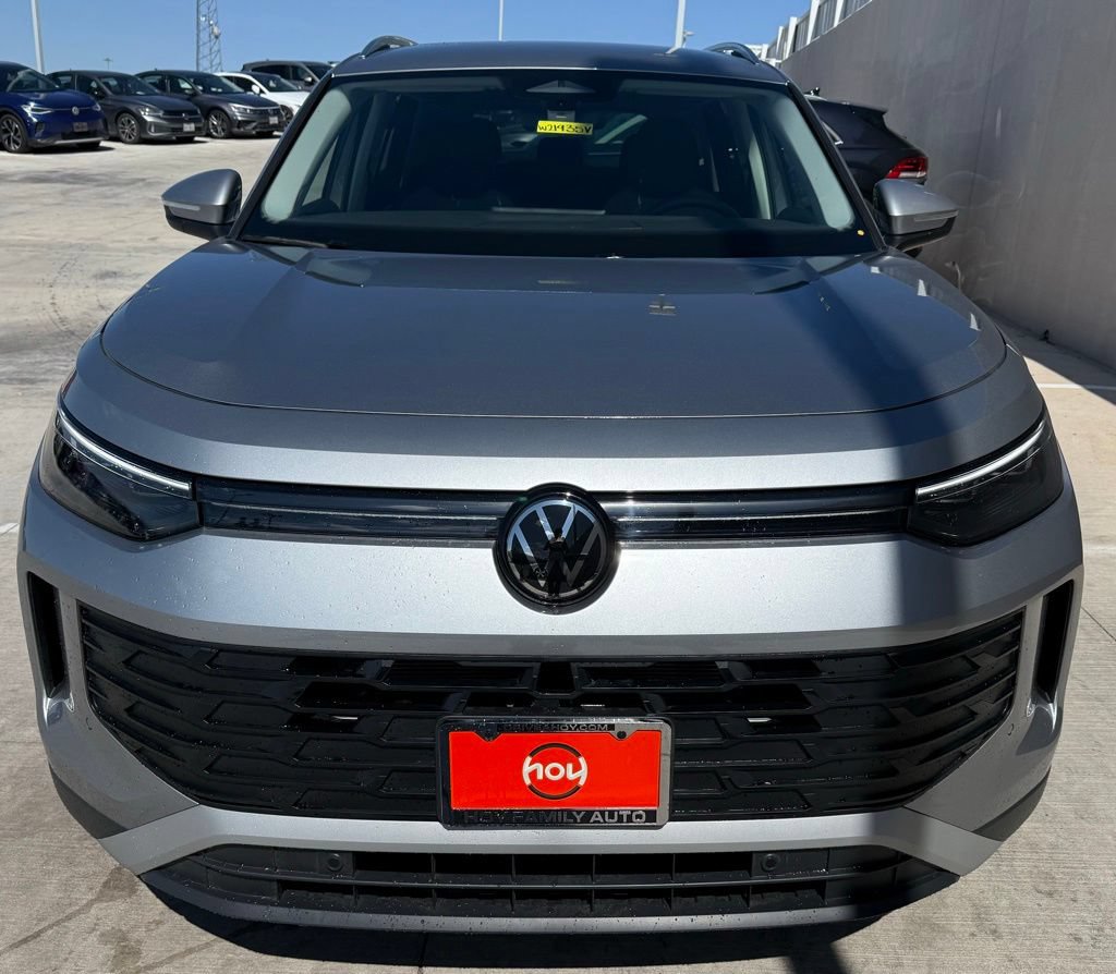 Certified 2025 Volkswagen Tiguan S FWD image 4