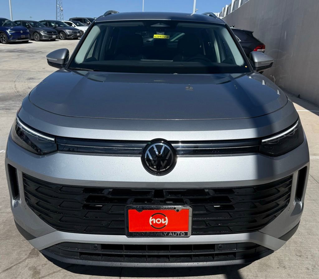 Certified 2025 Volkswagen Tiguan S FWD image 4