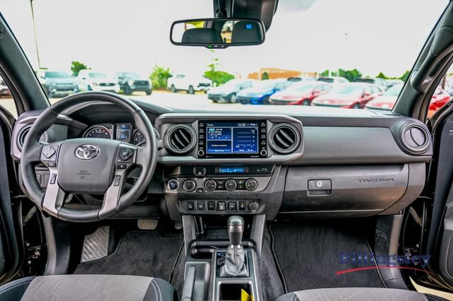 Used 2023 Toyota Tacoma TRD Off-Road w/ Technology Package AWD/4WD image 13