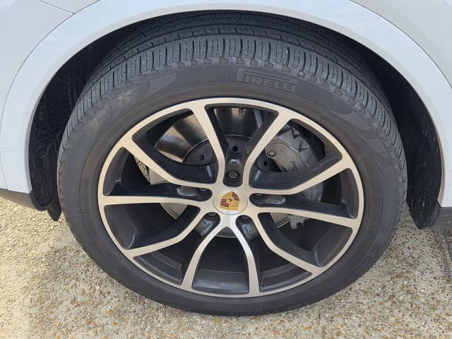 Used 2022 Porsche Cayenne S AWD/4WD image 32