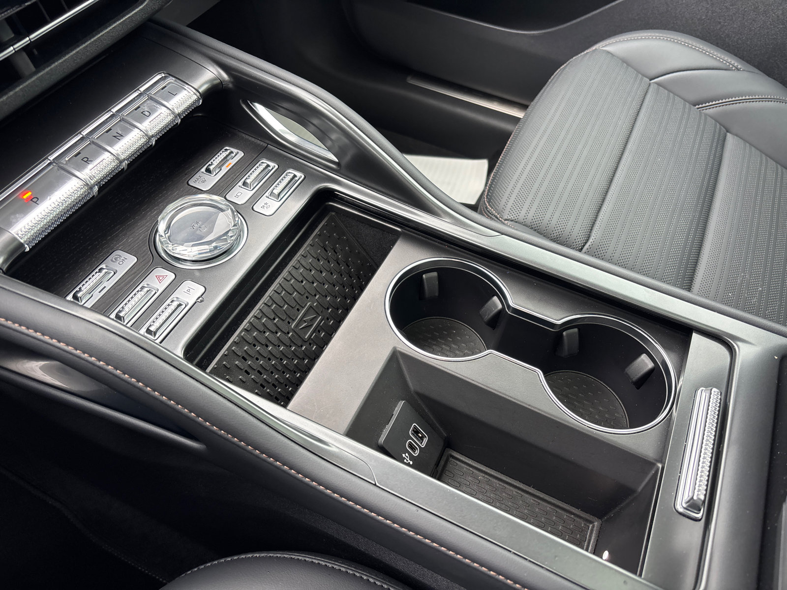 New 2026 Lincoln Nautilus Reserve AWD/4WD image 24