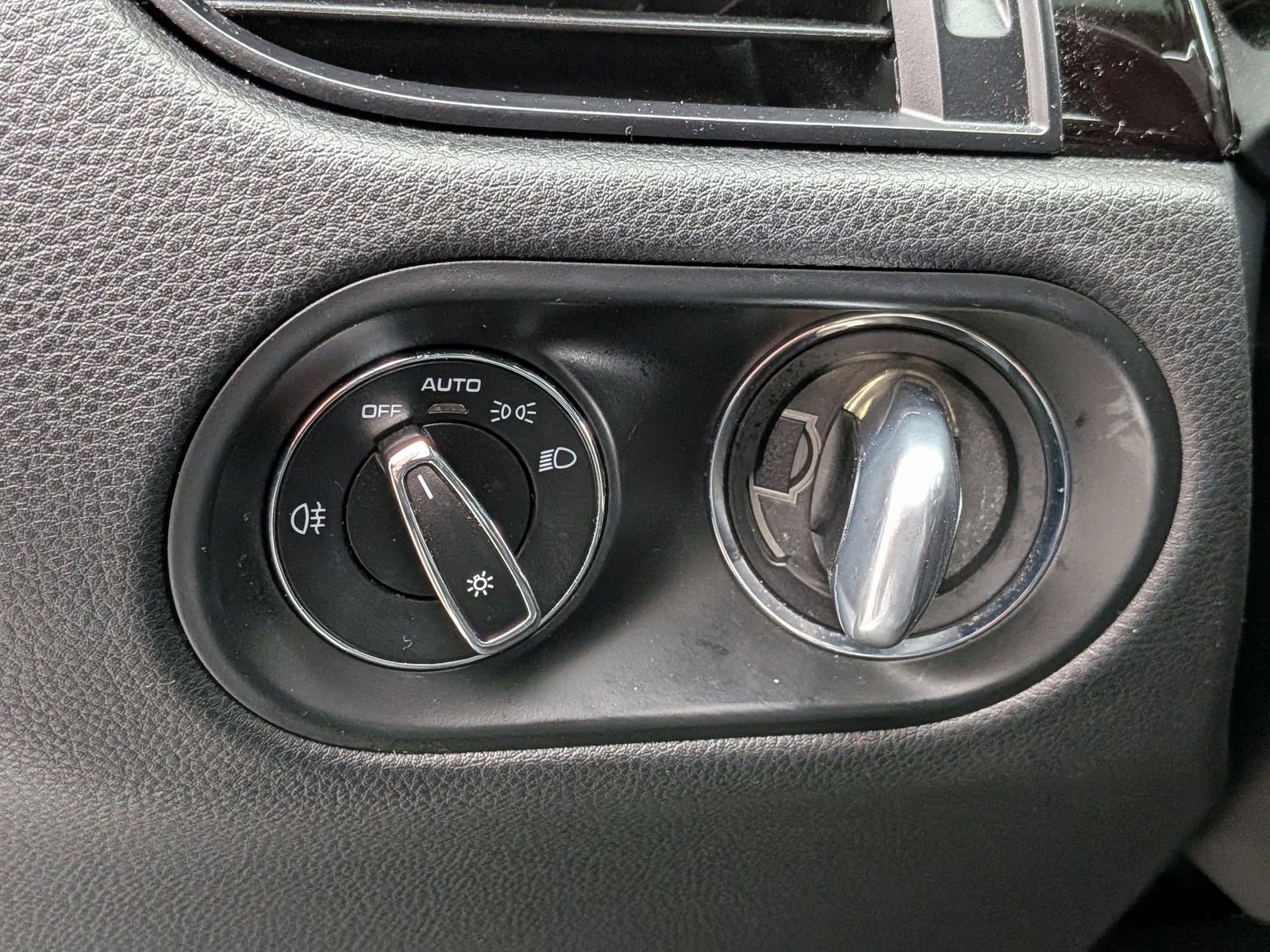 Used 2021 Porsche Macan S image 16