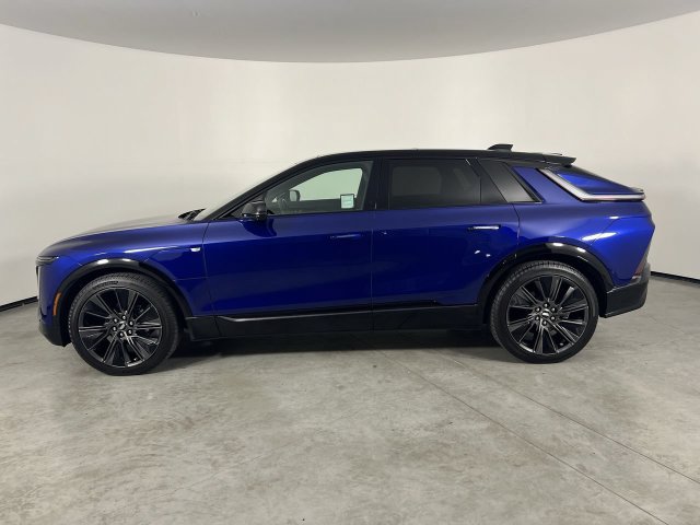 Used 2026 Cadillac Lyriq Signature Sport AWD/4WD image 5