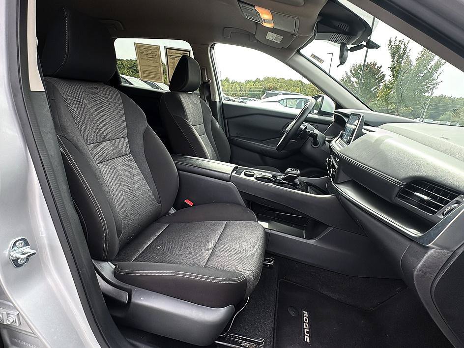 Certified 2025 Nissan Rogue SV AWD/4WD image 25