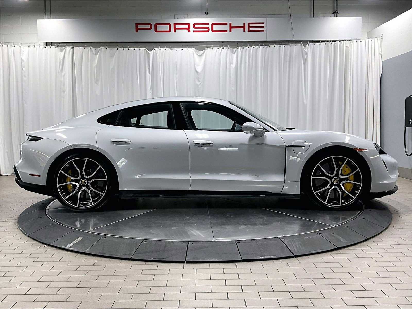 Used 2022 Porsche Taycan Turbo S image 11